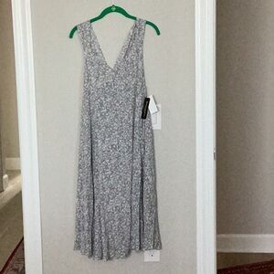 Donna Karan Floral Gray Nightgown, XL.  NEW
